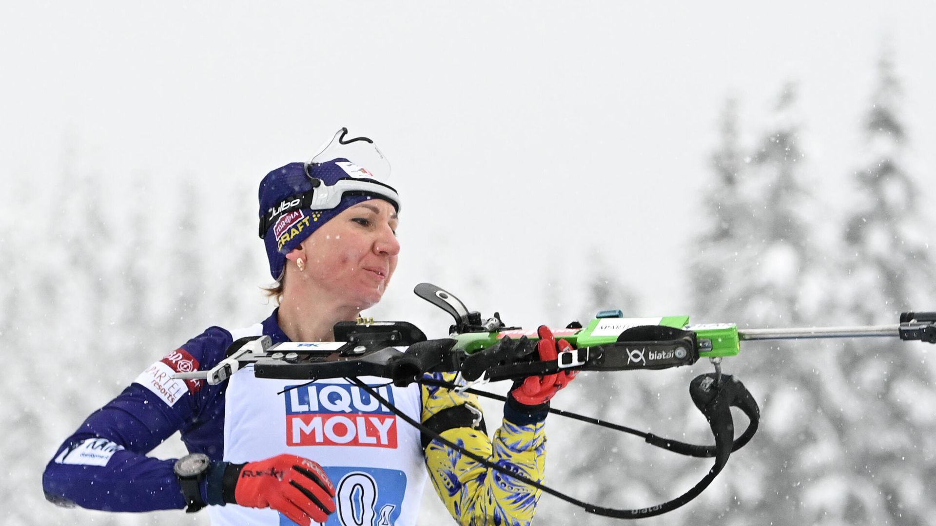 Елена Пидгрушная (Украина) на огневом рубеже смешанной эстафеты на чемпионате мира по биатлону в словенской Поклюке. Елена Пидгрушная (Украина) на огневом рубеже смешанной эстафеты на чемпионате мира по биатлону в словенской Поклюке. - РИА Новости, 1920, 11.02.2021