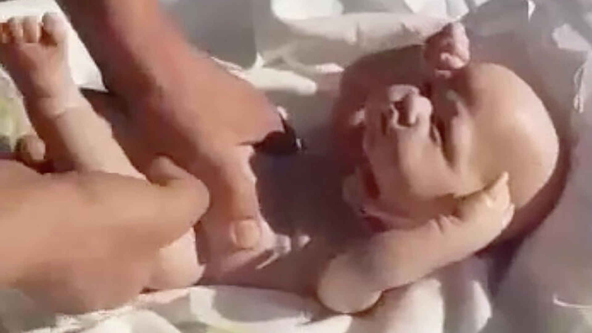 Кадр видео о похоронах кукол в Дагестане Кадр видео о похоронах кукол в Дагестане - РИА Новости, 1920, 12.02.2021