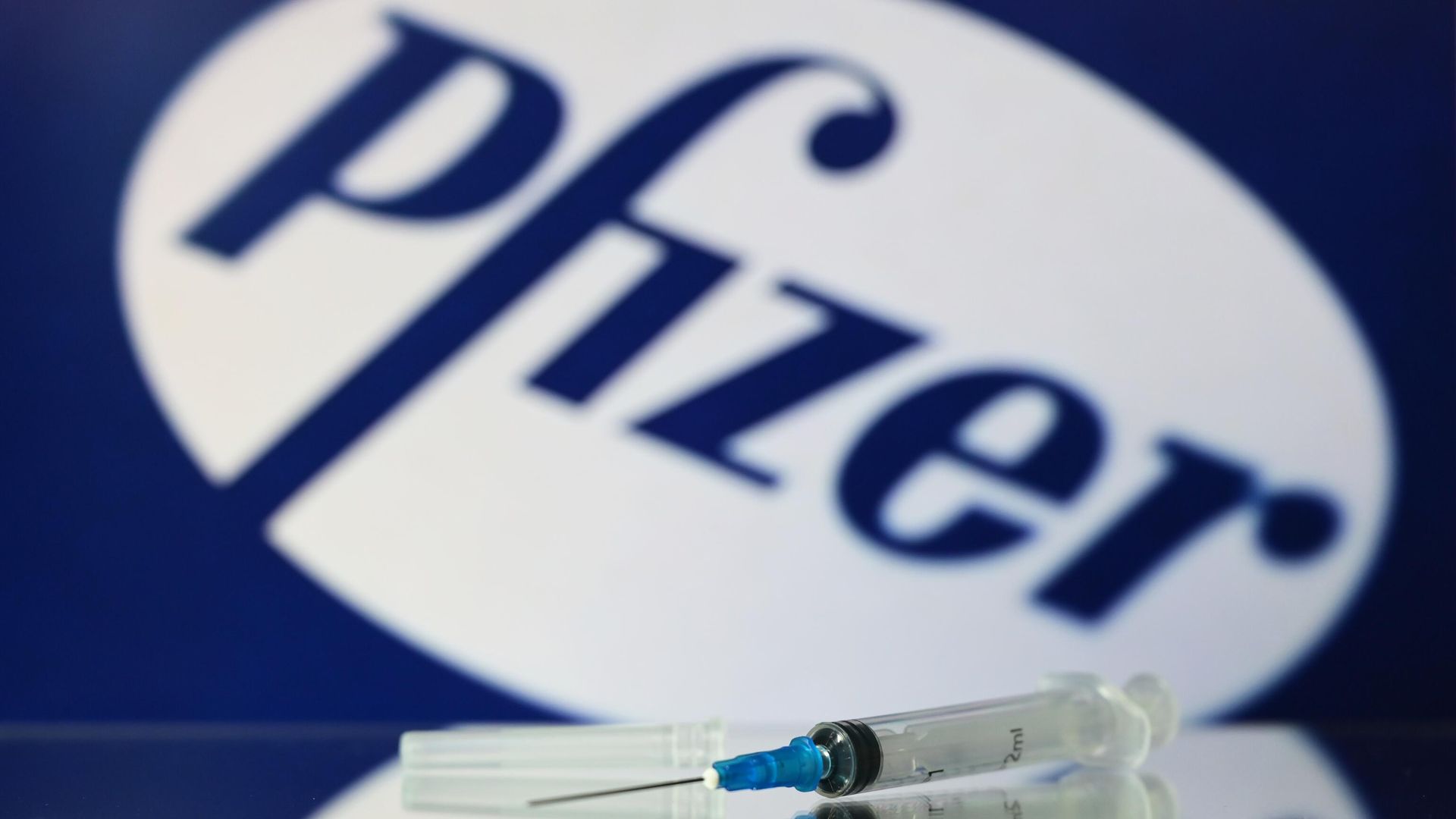 Вакцина от коронавируса американской компании Pfizer и ее германского партнера BioNТech Вакцина от коронавируса американской компании Pfizer и ее германского партнера BioNТech - РИА Новости, 1920, 27.09.2021
