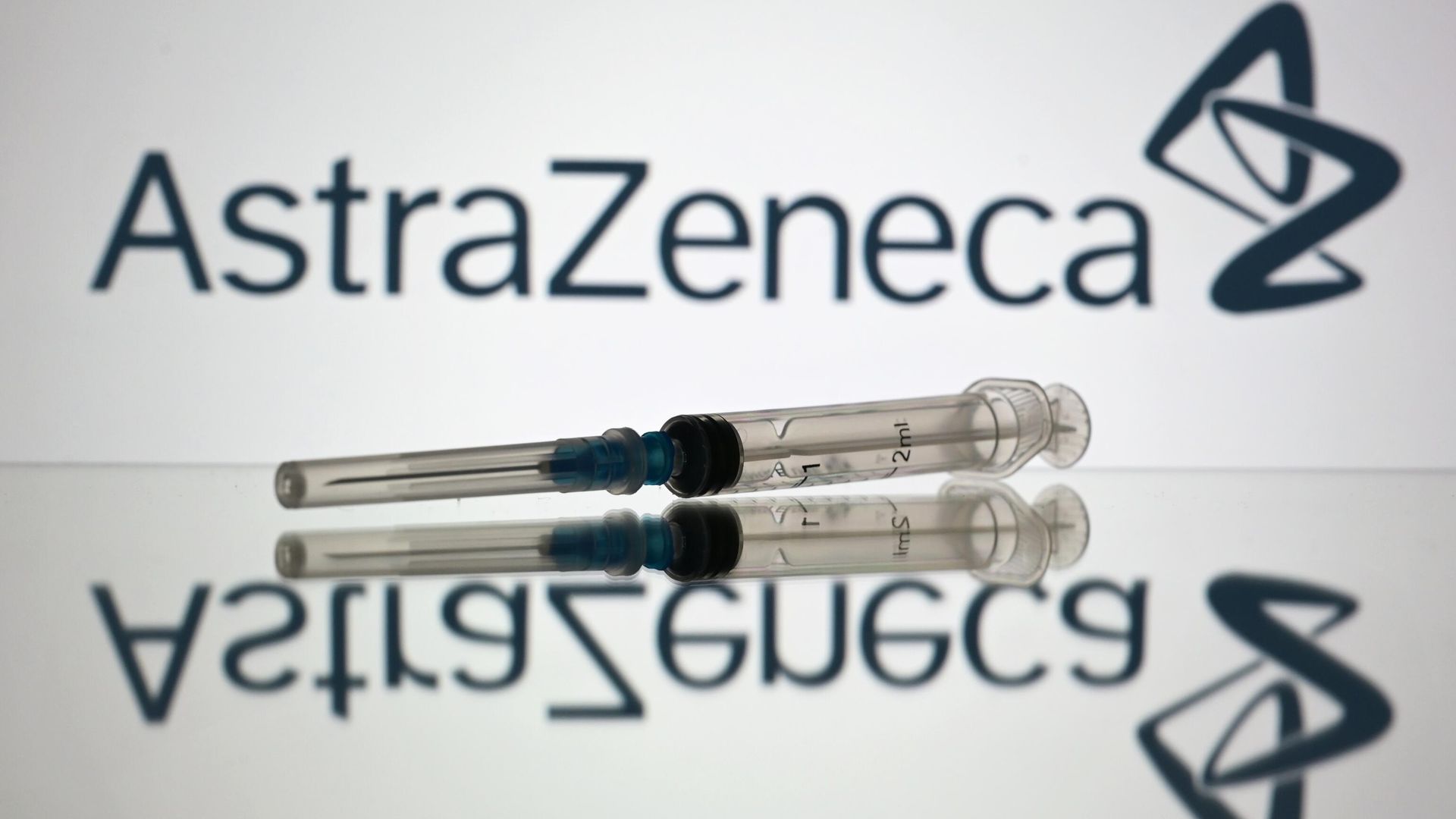 Вакцина от коронавируса британо-шведской компании AstraZeneca и Оксфордского университета Вакцина от коронавируса британо-шведской компании AstraZeneca и Оксфордского университета - РИА Новости, 1920, 03.03.2021