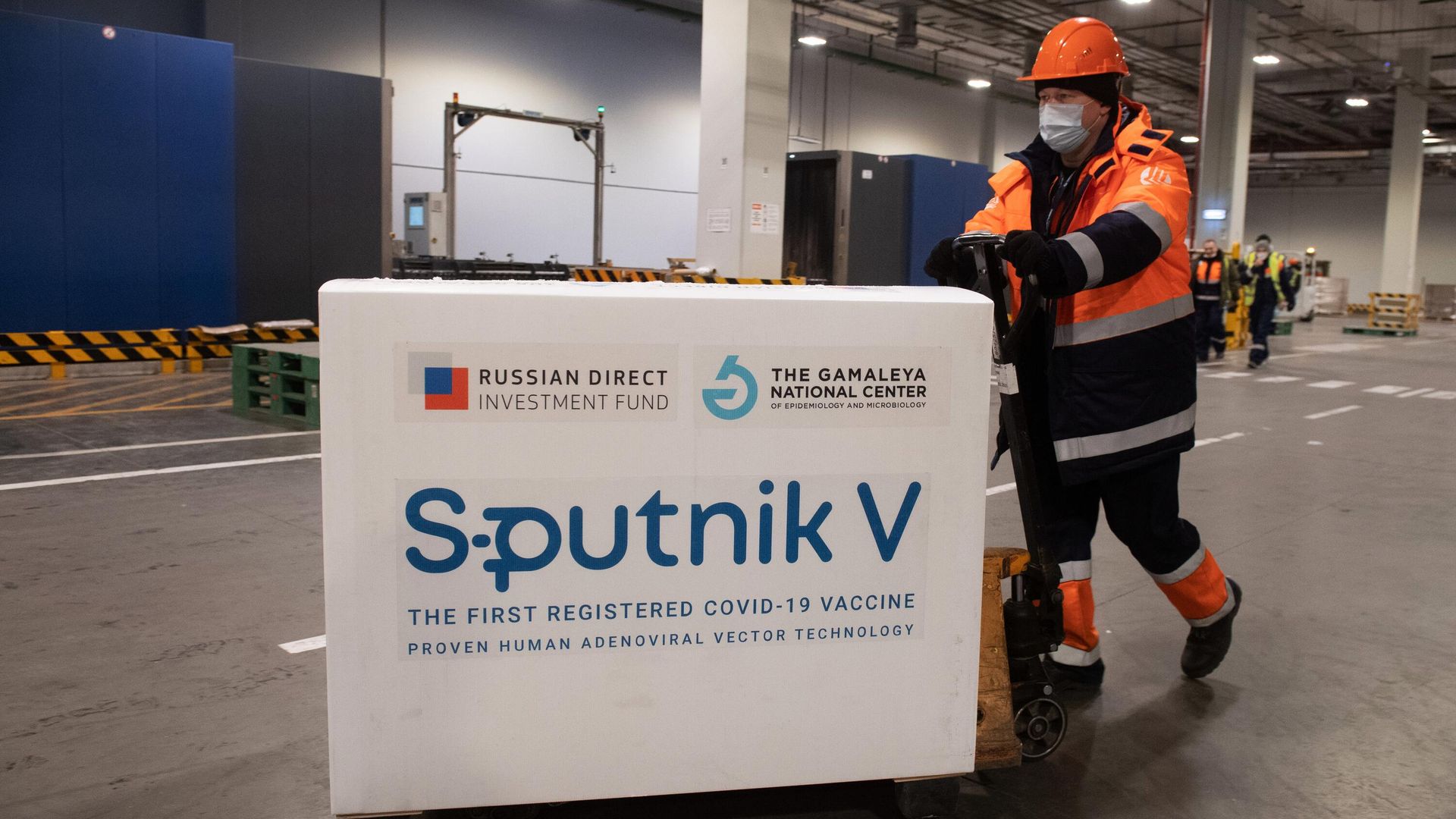 Доставка вакцины Sputnik V на склад в грузовой терминал Москва Карго Доставка вакцины Sputnik V на склад в грузовой терминал Москва Карго - РИА Новости, 1920, 18.02.2021