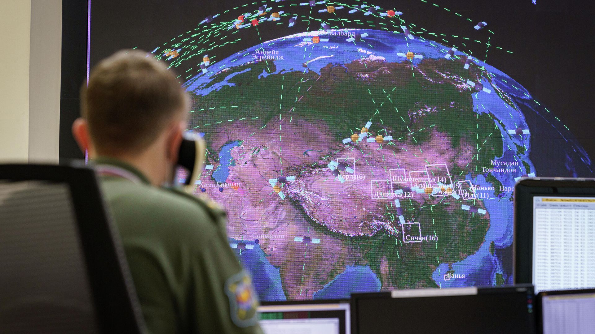 Госиспытания российской системы предупреждения о ракетном нападении в командном пункте СПРН в Солнечногорске Госиспытания российской системы предупреждения о ракетном нападении в командном пункте СПРН в Солнечногорске - РИА Новости, 1920, 16.08.2022