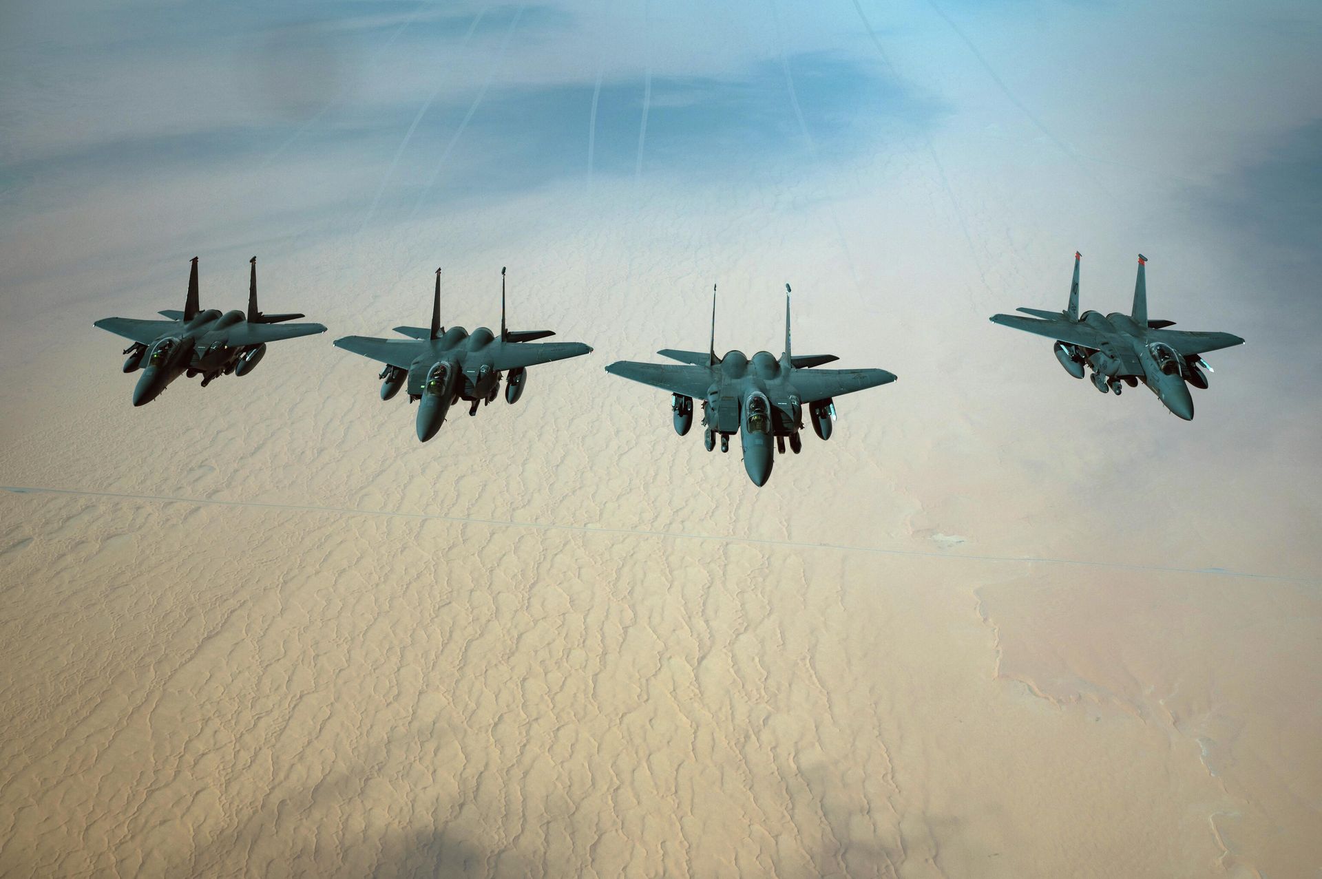 Истребители ВВС США F-15E Strike Eagle - РИА Новости, 1920, 24.11.2021