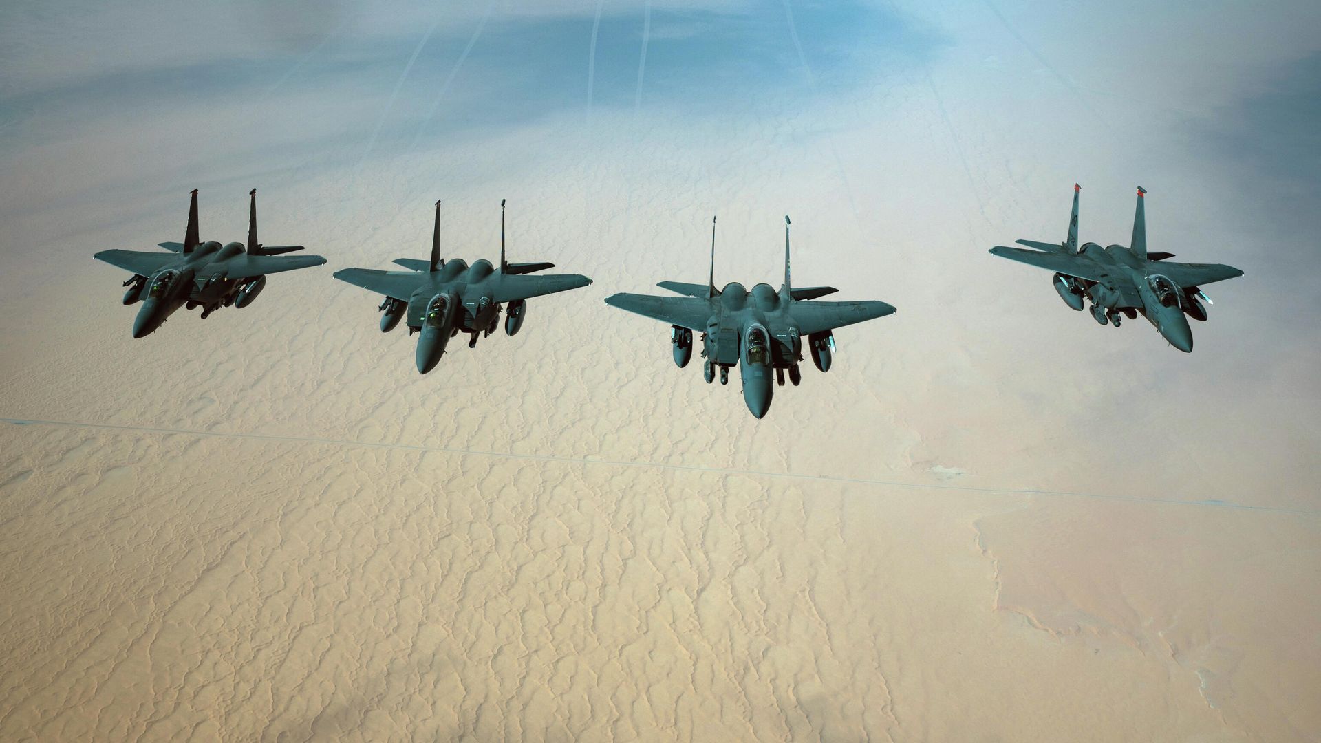 Истребители ВВС США F-15E Strike Eagle Истребители ВВС США F-15E Strike Eagle - РИА Новости, 1920, 19.09.2021