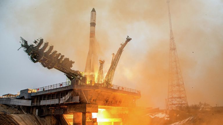 Запуск ракеты-носителя Союз-2.1а с грузовым кораблем Прогресс МС-16 c космодрома Байконур Запуск ракеты-носителя Союз-2.1а с грузовым кораблем Прогресс МС-16 c космодрома Байконур