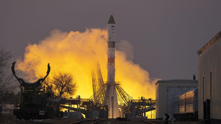 Запуск ракеты-носителя Союз-2.1а с грузовым кораблем Прогресс МС-16 c космодрома Байконур Запуск ракеты-носителя Союз-2.1а с грузовым кораблем Прогресс МС-16 c космодрома Байконур