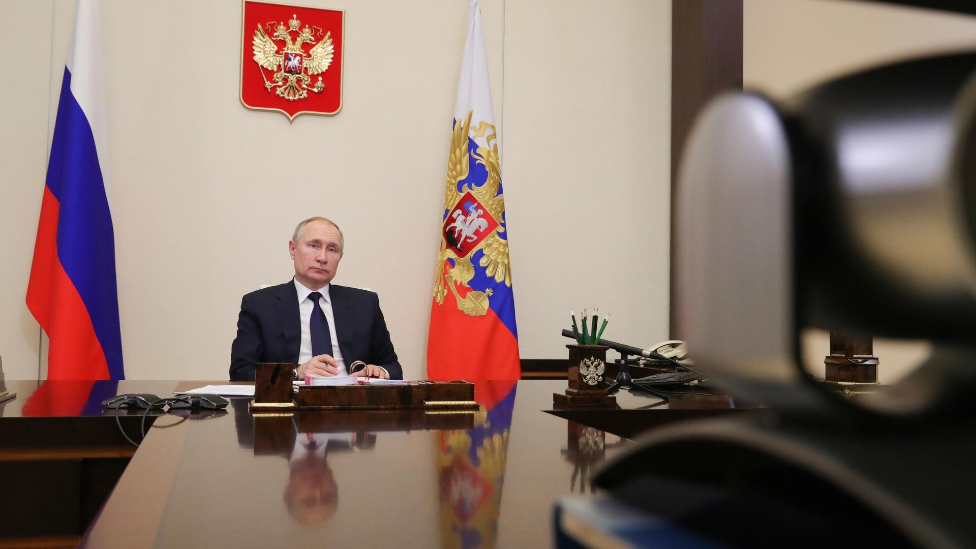 Президент РФ Владимир Путин в режиме видеоконференции проводит встречу с руководителями фракций Государственной Думы РФ Президент РФ Владимир Путин в режиме видеоконференции проводит встречу с руководителями фракций Государственной Думы РФ - РИА Новости, 1920, 17.02.2021