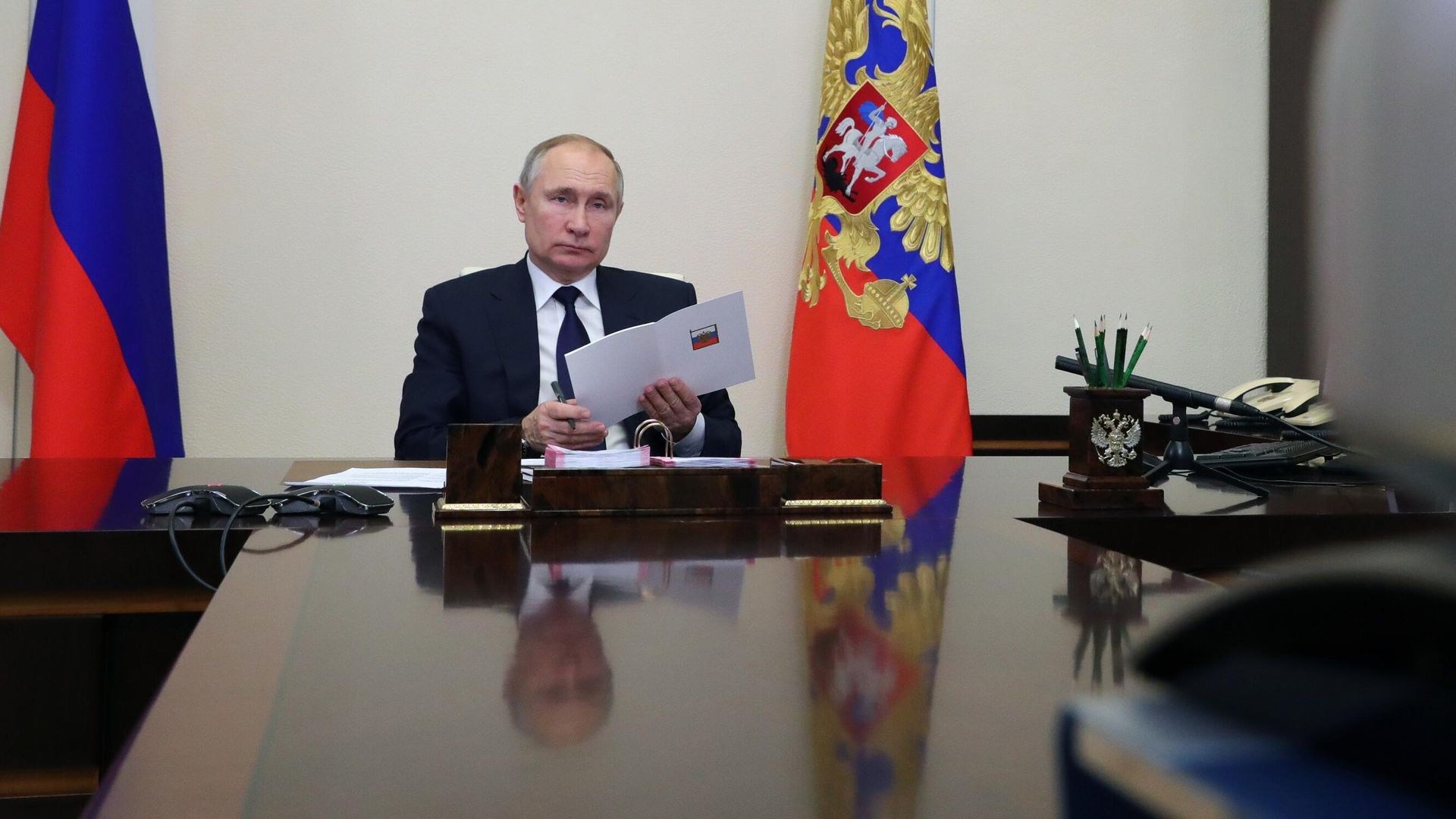 Президент РФ Владимир Путин в режиме видеоконференции проводит встречу с руководителями фракций Государственной Думы РФ Президент РФ Владимир Путин в режиме видеоконференции проводит встречу с руководителями фракций Государственной Думы РФ - РИА Новости, 1920, 17.02.2021