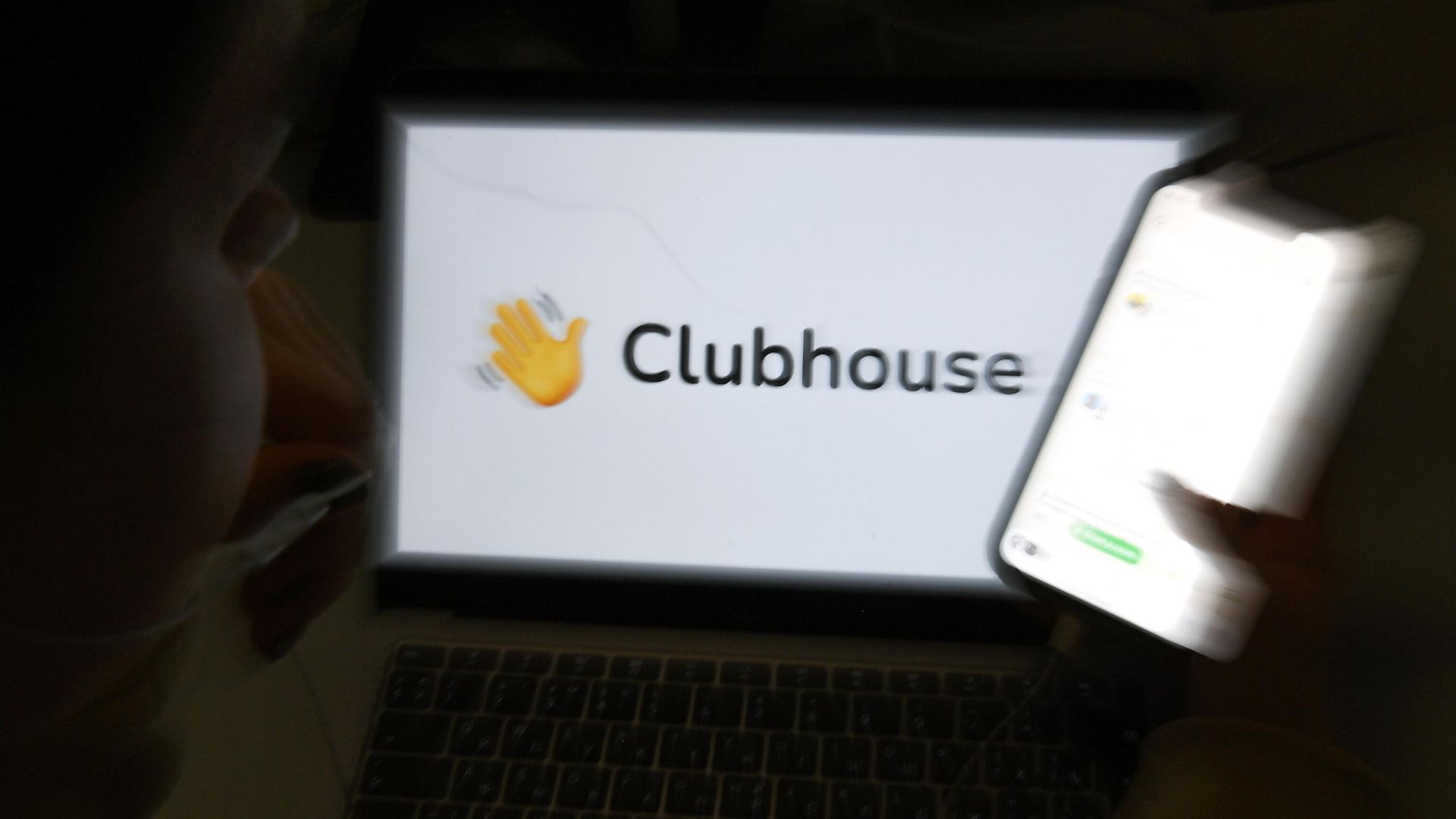 Приложение Clubhouse на экране смартфона Приложение Clubhouse на экране смартфона - РИА Новости, 1920, 11.03.2021