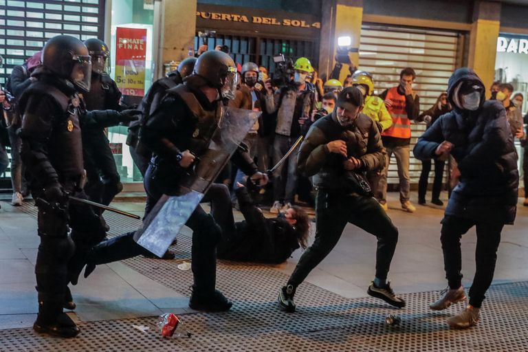 Акция протеста в поддержку рэпера Пабло Аселя в Мадриде Акция протеста в поддержку рэпера Пабло Аселя в Мадриде