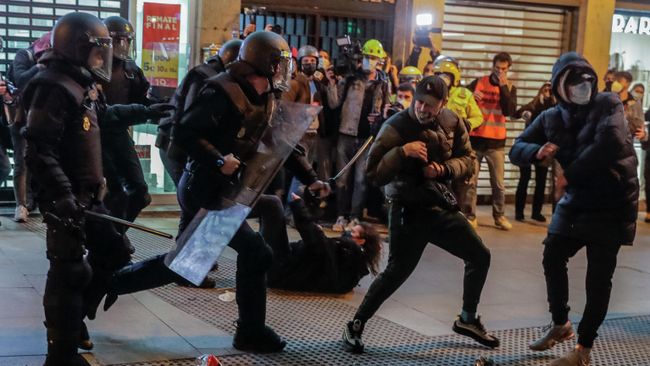 Акция протеста в поддержку рэпера Пабло Аселя в Мадриде Акция протеста в поддержку рэпера Пабло Аселя в Мадриде