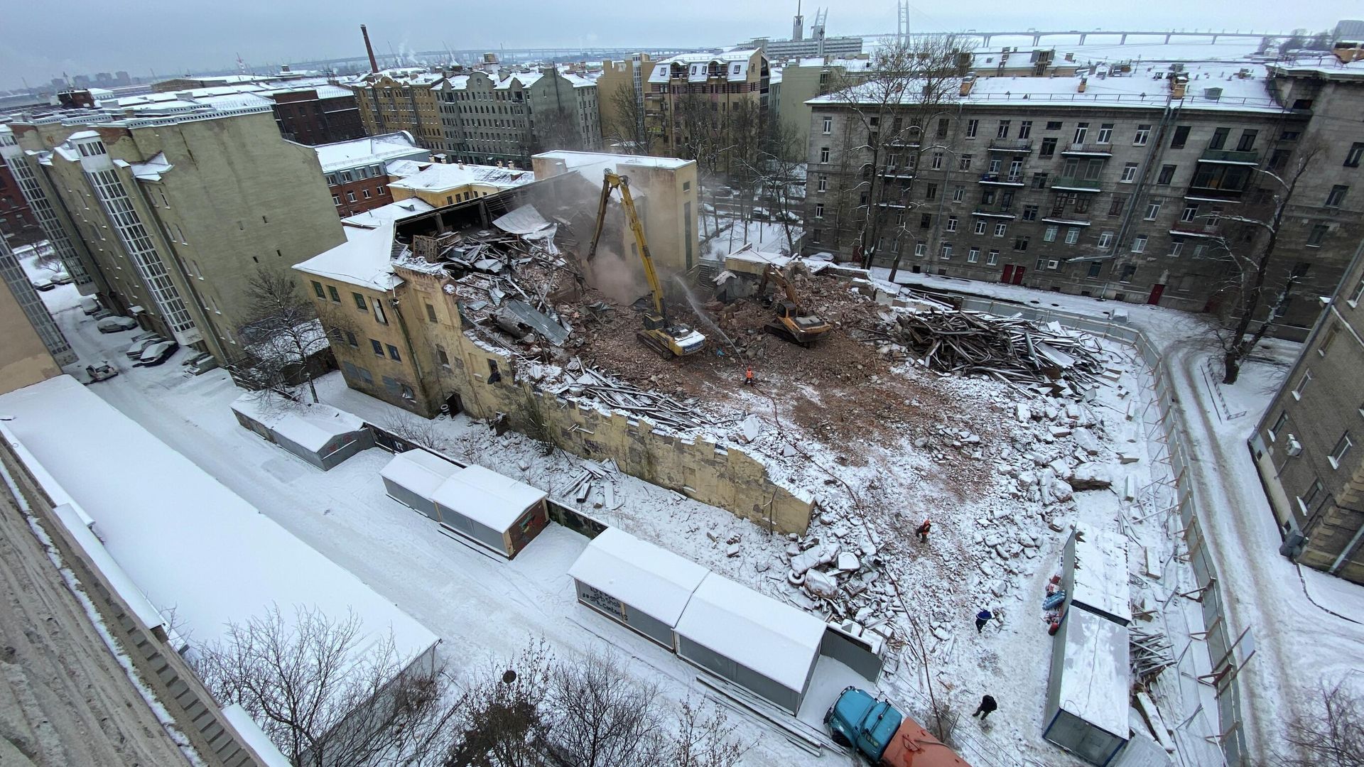 Рабочие сносят Гаванские бани Рабочие сносят Гаванские бани - РИА Новости, 1920, 19.02.2021