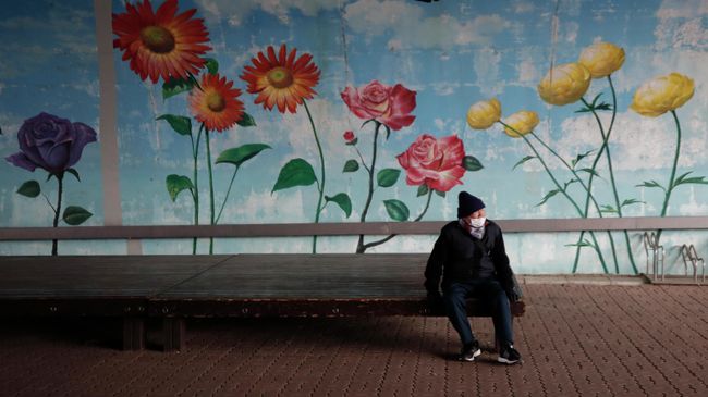 Мужчина в парке в Кояне, Южная Корея