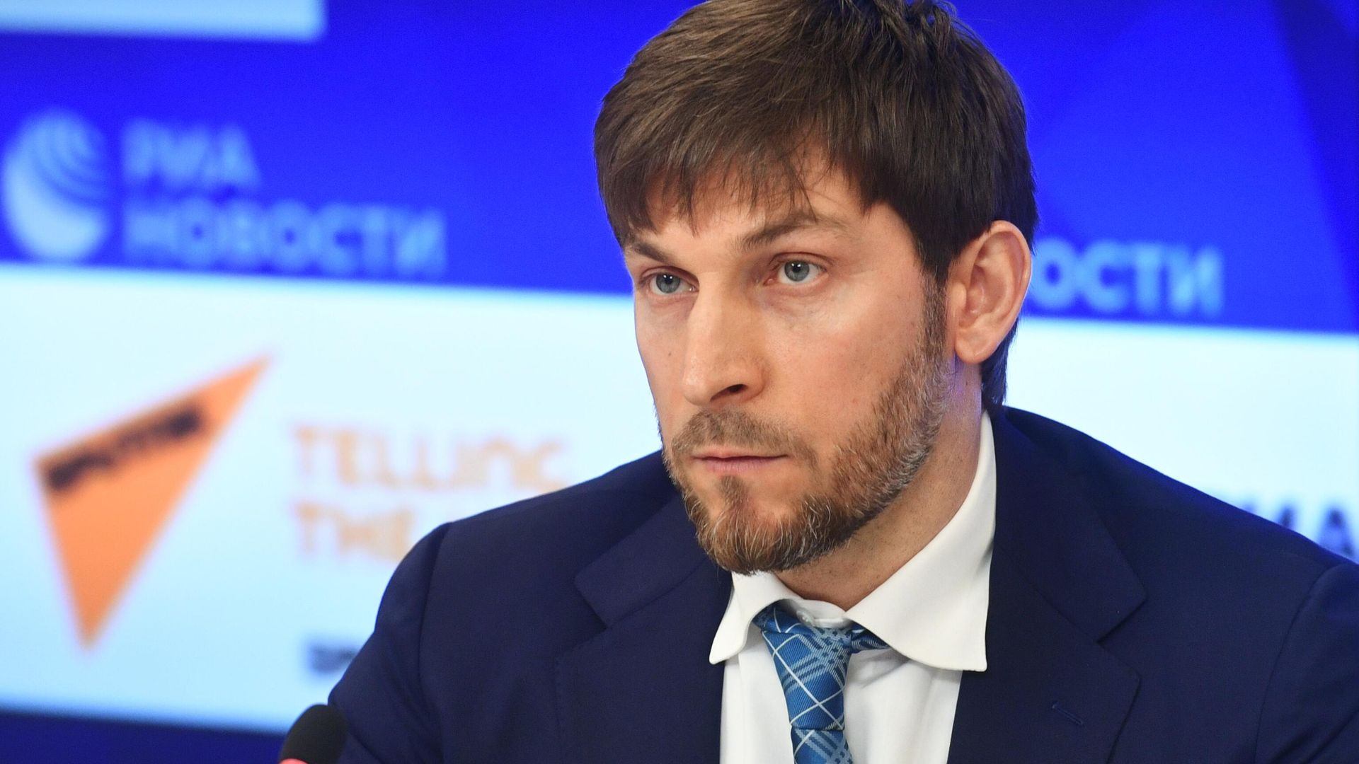 Специальный представитель президента РФ по вопросам климата Руслан Эдельгериев во время пресс-конференции в Международном мультимедийном пресс-центре МИА Россия сегодня Специальный представитель президента РФ по вопросам климата Руслан Эдельгериев во время пресс-конференции в Международном мультимедийном пресс-центре МИА Россия сегодня - РИА Новости, 1920, 19.02.2021