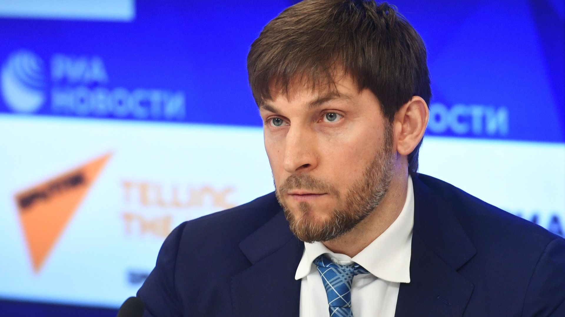 Специальный представитель президента РФ по вопросам климата Руслан Эдельгериев во время пресс-конференции в Международном мультимедийном пресс-центре МИА Россия сегодня Специальный представитель президента РФ по вопросам климата Руслан Эдельгериев во время пресс-конференции в Международном мультимедийном пресс-центре МИА Россия сегодня - РИА Новости, 1920, 07.09.2021