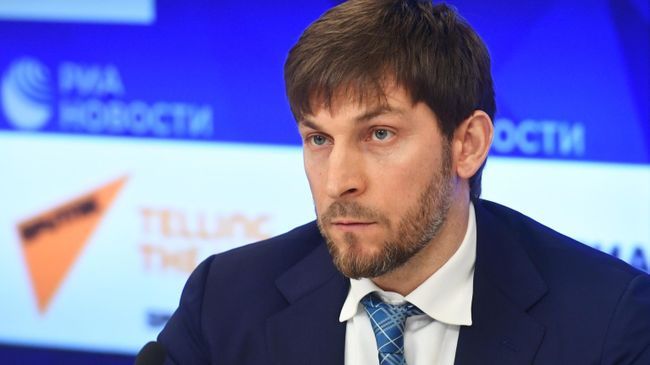 Специальный представитель президента РФ по вопросам климата Руслан Эдельгериев во время пресс-конференции в Международном мультимедийном пресс-центре МИА Россия сегодня