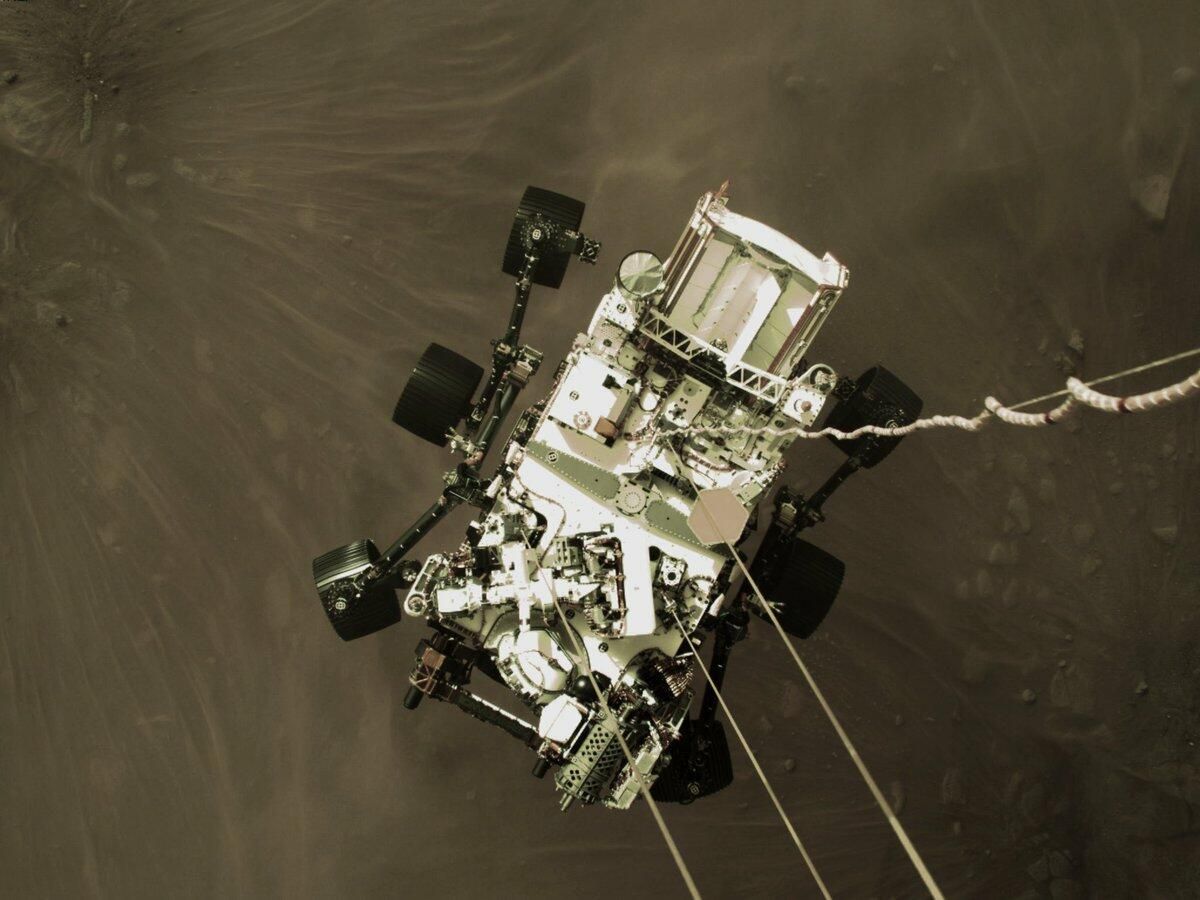 Фотографии, снятые исследовательским аппаратом NASA's Perseverance Mars Rover, который совершил посадку на Марсе в ночь на 19 февраля Фотографии, снятые исследовательским аппаратом NASA's Perseverance Mars Rover, который совершил посадку на Марсе в ночь на 19 февраля - РИА Новости, 1920, 20.02.2021