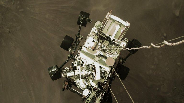 Фотографии, снятые исследовательским аппаратом NASA's Perseverance Mars Rover, который совершил посадку на Марсе в ночь на 19 февраля Фотографии, снятые исследовательским аппаратом NASA's Perseverance Mars Rover, который совершил посадку на Марсе в ночь на 19 февраля