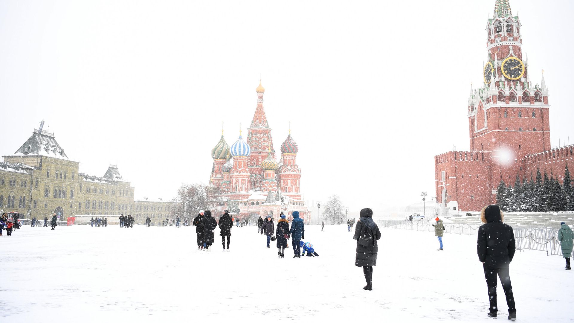 Прохожие на Красной площади в Москве Прохожие на Красной площади в Москве - РИА Новости, 1920, 20.02.2021