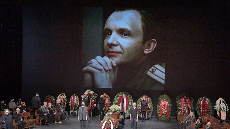 Прощание с народным артистом РСФСР Андреем Мягковым Прощание с народным артистом РСФСР Андреем Мягковым