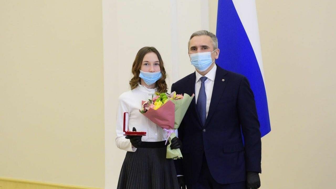 Екатерина Лутовинина и губернатор Тюменской области Александр Моор Екатерина Лутовинина и губернатор Тюменской области Александр Моор - РИА Новости, 1920, 20.02.2021