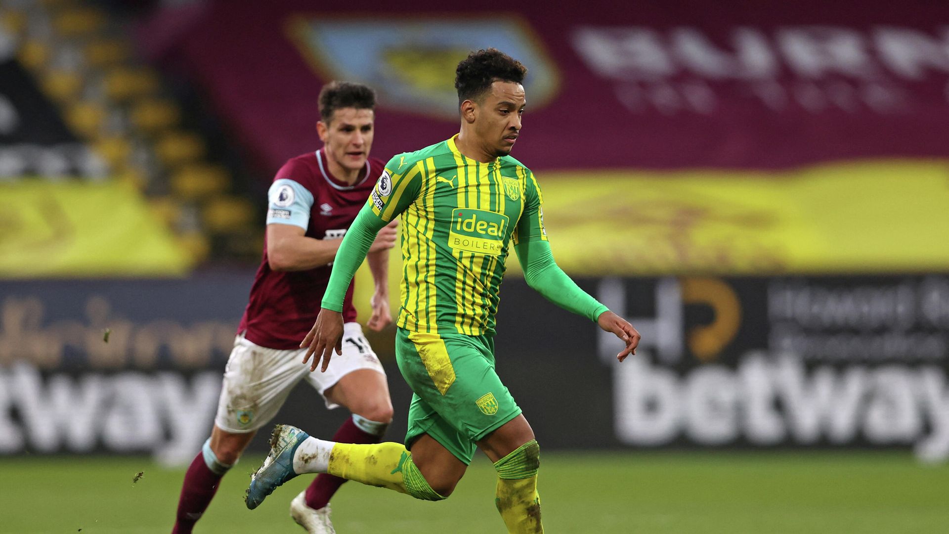 West Bromwich Albion's Brazilian midfielder Matheus Pereira runs with the ball during the English Premier League football match between Burnley and West Bromwich Albion at Turf Moor in Burnley, north west England on February 20, 2021. (Photo by Clive Brunskill / POOL / AFP) / RESTRICTED TO EDITORIAL USE. No use with unauthorized audio, video, data, fixture lists, club/league logos or 'live' services. Online in-match use limited to 120 images. An additional 40 images may be used in extra time. No video emulation. Social media in-match use limited to 120 images. An additional 40 images may be used in extra time. No use in betting publications, games or single club/league/player publications. / West Bromwich Albion's Brazilian midfielder Matheus Pereira runs with the ball during the English Premier League football match between Burnley and West Bromwich Albion at Turf Moor in Burnley, north west England on February 20, 2021. (Photo by Clive Brunskill / POOL / AFP) / RESTRICTED TO EDITORIAL USE. No use with unauthorized audio, video, data, fixture lists, club/league logos or 'live' services. Online in-match use limited to 120 images. An additional 40 images may be used in extra time. No video emulation. Social media in-match use limited to 120 images. An additional 40 images may be used in extra time. No use in betting publications, games or single club/league/player publications. / - РИА Новости, 1920, 20.02.2021