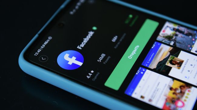 Приложение социальной сети Facebook в телефоне