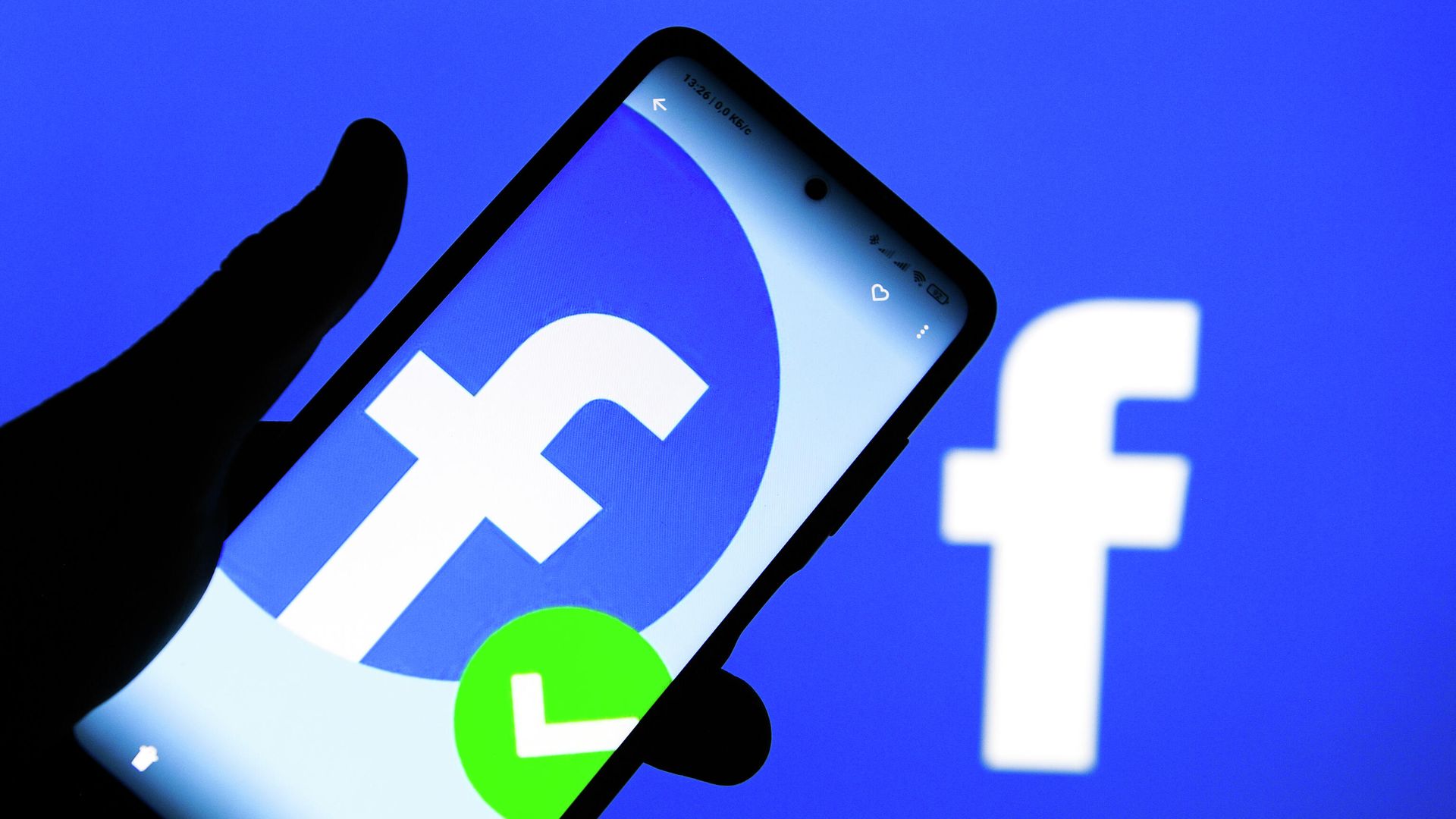 Приложение социальной сети Facebook в мобильном телефоне - РИА Новости, 1920, 14.04.2021