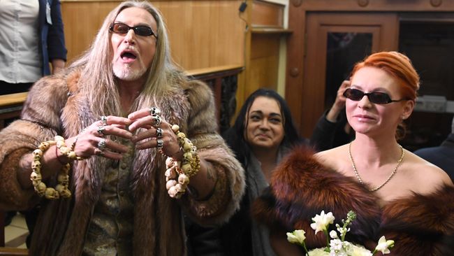 Актер Никита Джигурда и фигуристка Марина Анисина во время бракосочетания во дворце бракосочетания №1 в Москве