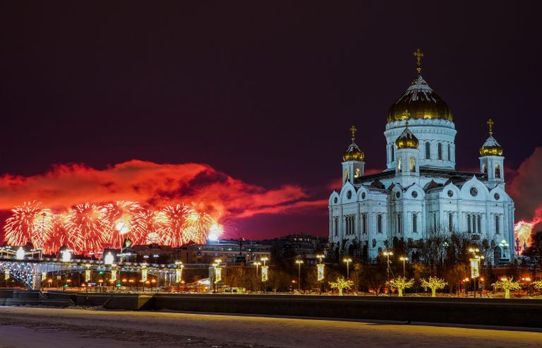 Праздничный салют в Москве в честь Дня защитника Отечества Праздничный салют в Москве в честь Дня защитника Отечества