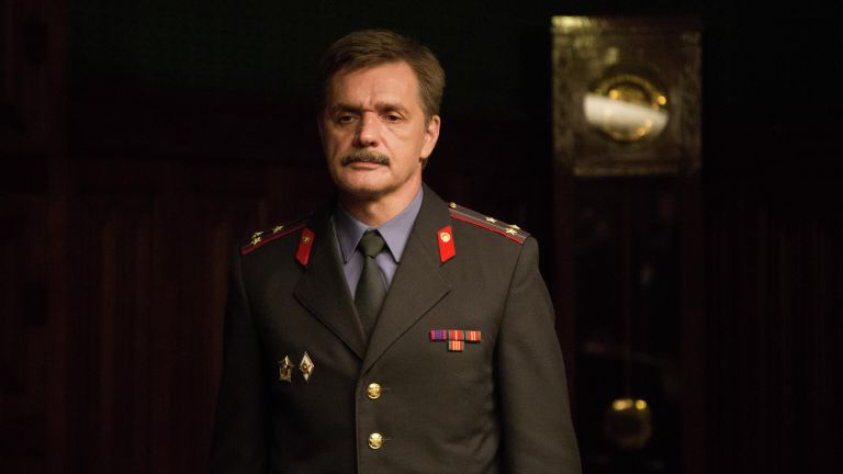 Кадр из сериала Чикатило Кадр из сериала Чикатило