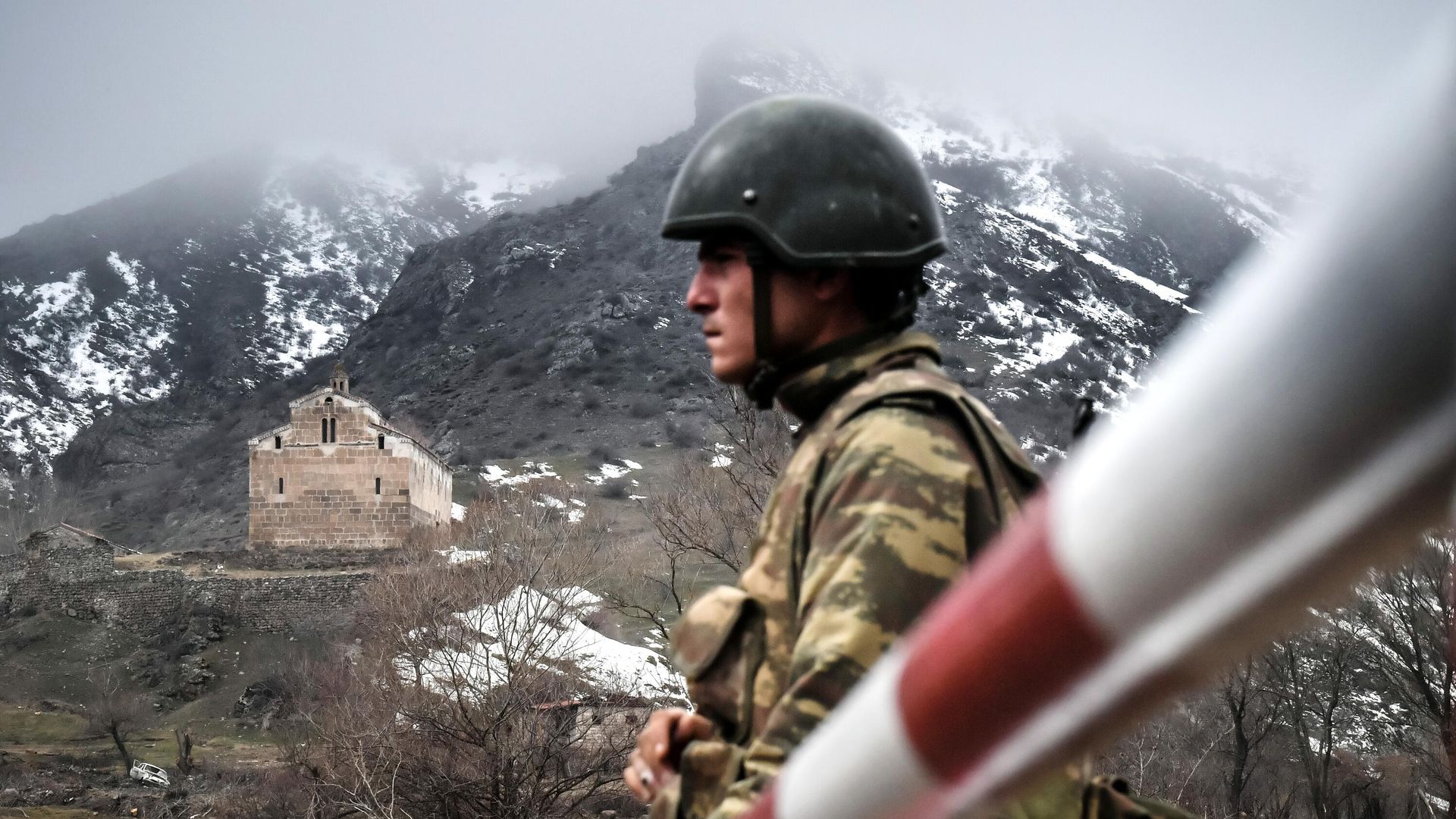 Военнослужащий армии Азербайджана на КПП в Лачинском районе Военнослужащий армии Азербайджана на КПП в Лачинском районе - РИА Новости, 1920, 08.05.2021