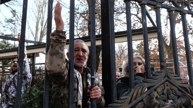 Противники политики премьер-министра Армении Никола Пашиняна на улице Еревана Противники политики премьер-министра Армении Никола Пашиняна на улице Еревана