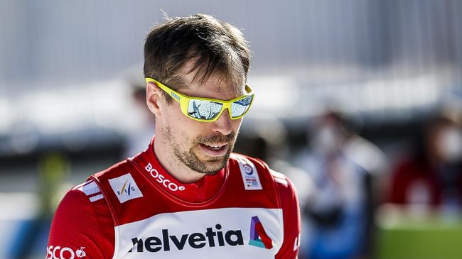 Сергей Устюгов после финиша спринта свободным стилем в финале соревнований по лыжным гонкам среди мужчин на чемпионате мира-2021 по лыжным видам спорта в немецком Оберстдорфе. Сергей Устюгов после финиша спринта свободным стилем в финале соревнований по лыжным гонкам среди мужчин на чемпионате мира-2021 по лыжным видам спорта в немецком Оберстдорфе.