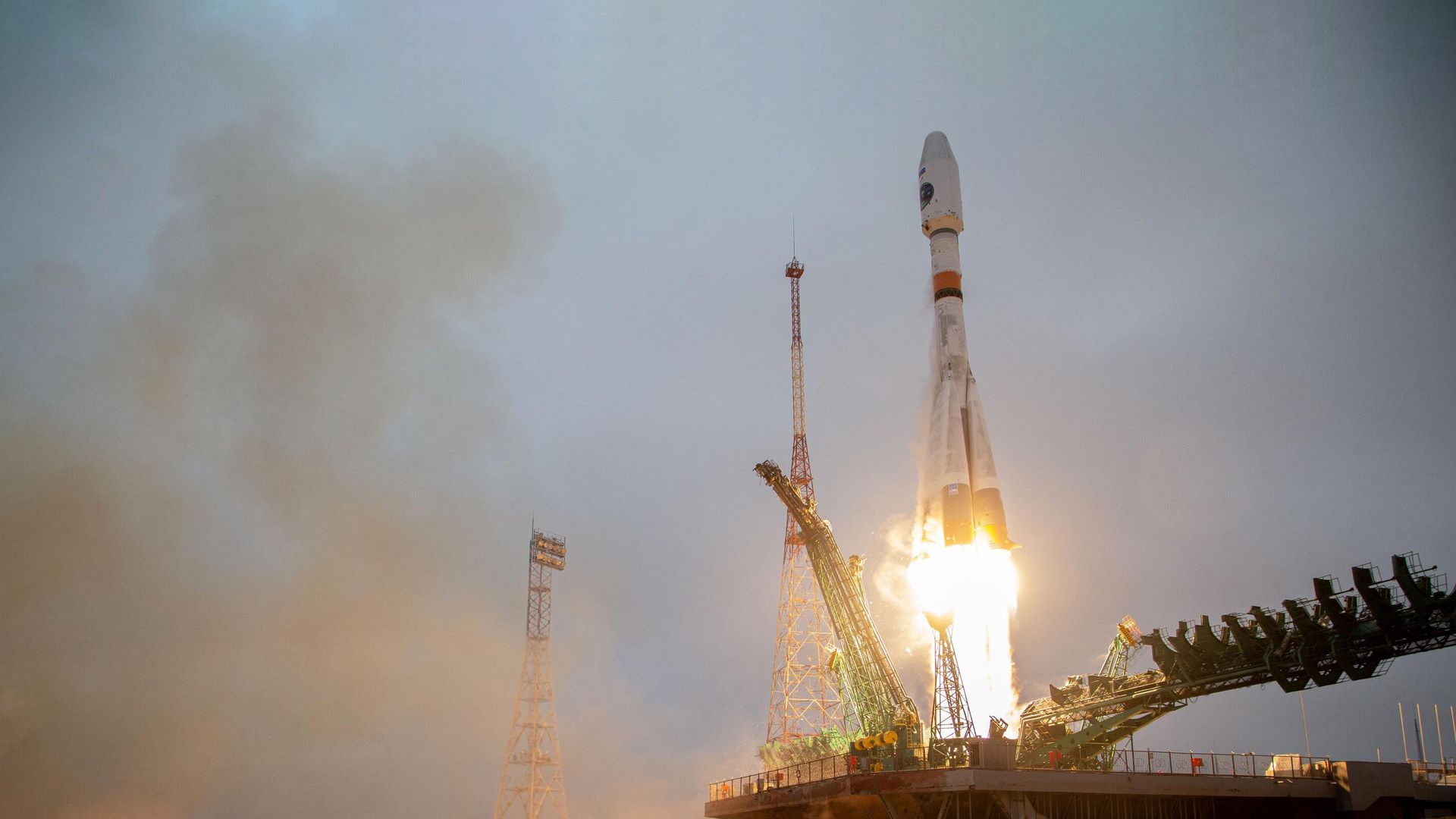 Запуск ракеты-носителя Союз-2.1б с космическим аппаратом Арктика-М c космодрома Байконур Запуск ракеты-носителя Союз-2.1б с космическим аппаратом Арктика-М c космодрома Байконур - РИА Новости, 1920, 28.02.2021