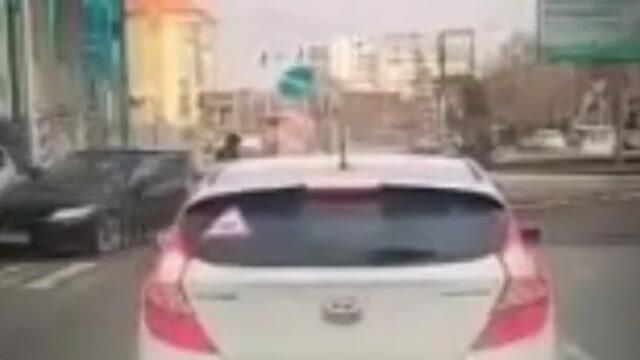 Иномарка сбила пешеходов в Астрахани Иномарка сбила пешеходов в Астрахани - РИА Новости, 1920, 28.02.2021