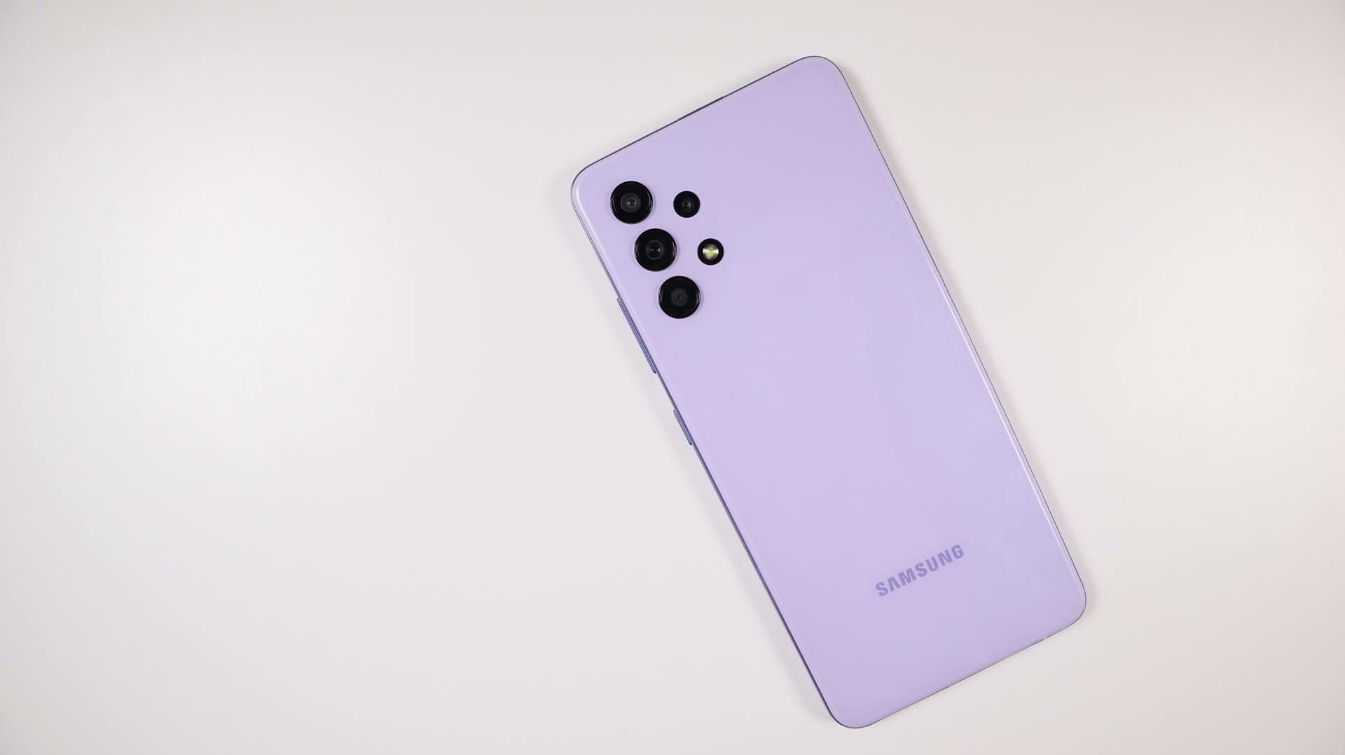 Samsung Galaxy A32 Samsung Galaxy A32 - РИА Новости, 1920, 12.03.2021