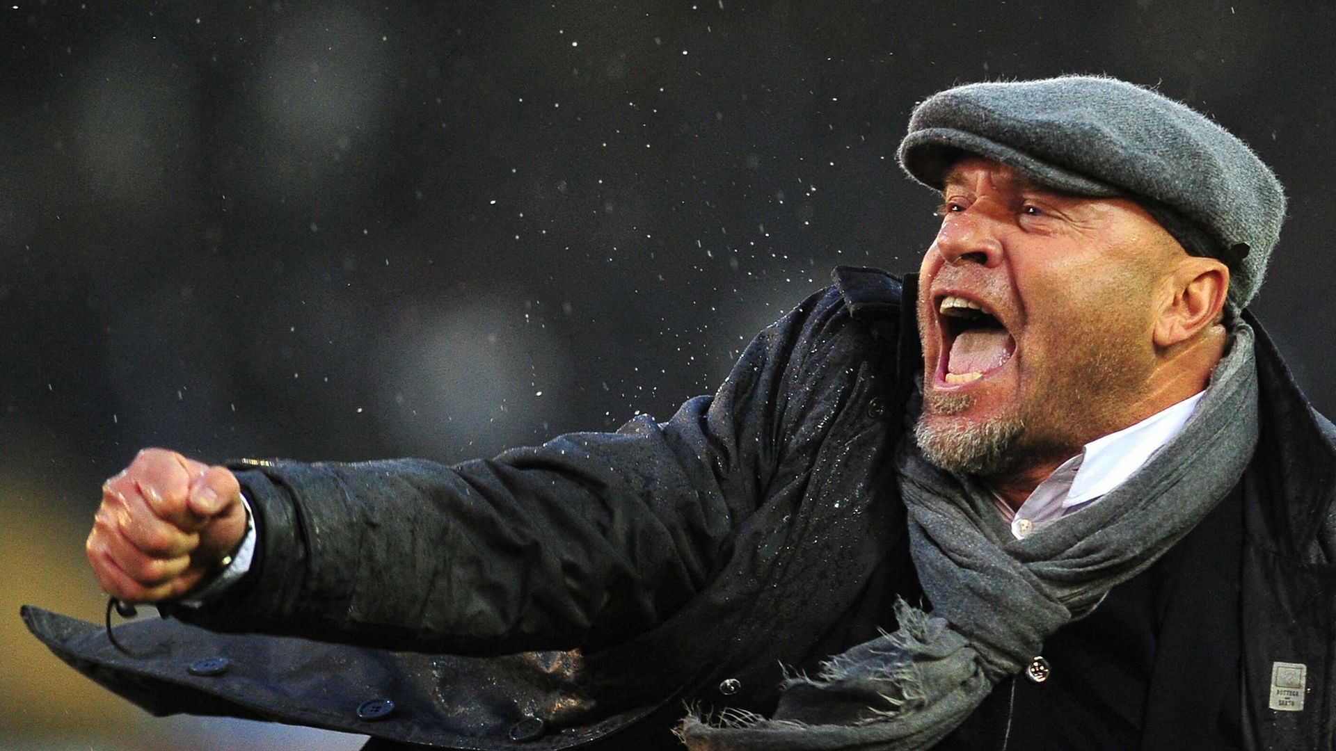 Lecce's coach Serse Cosmi celebrates at the end of the italian serie A football match Lecce vs InterMilan at Via del Mare stadium in Lecce on January 29, 2012. Lecce won the match 1-0. AFP PHOTO / ALBERTO PIZZOLI (Photo by ALBERTO PIZZOLI / AFP) Lecce's coach Serse Cosmi celebrates at the end of the italian serie A football match Lecce vs InterMilan at Via del Mare stadium in Lecce on January 29, 2012. Lecce won the match 1-0. AFP PHOTO / ALBERTO PIZZOLI (Photo by ALBERTO PIZZOLI / AFP) - РИА Новости, 1920, 02.03.2021