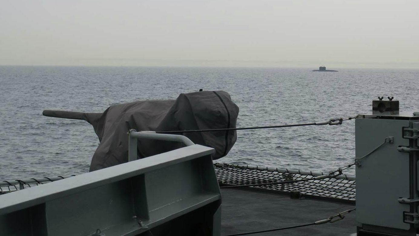 Патрульный корабль ВМС Великобритании HMS Mersey отслеживает российскую подводную лодку в Ла-Манше Патрульный корабль ВМС Великобритании HMS Mersey отслеживает российскую подводную лодку в Ла-Манше - РИА Новости, 1920, 02.03.2021