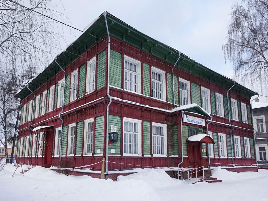 Здание Чертежного отдела Вельского округа (1904 г.) Здание Чертежного отдела Вельского округа (1904 г.)