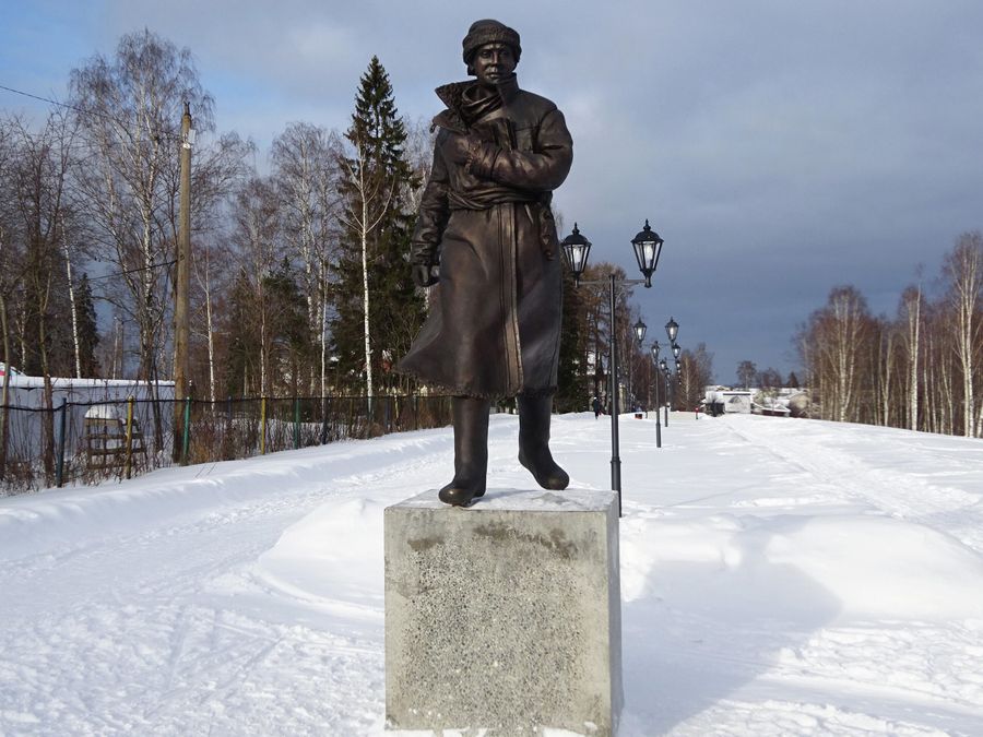 Памятник молодому Ломоносову Памятник молодому Ломоносову