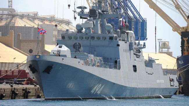Фрегат Адмирал Григорович в Порт-Судане