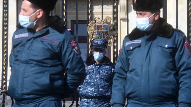 Сотрудники полиции Армении