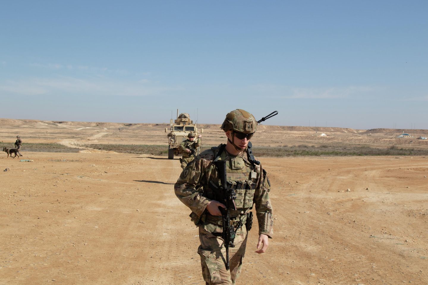 Американские военные на авиабазе Айн-эль-Асад в провинции Анбар, Ирак Американские военные на авиабазе Айн-эль-Асад в провинции Анбар, Ирак