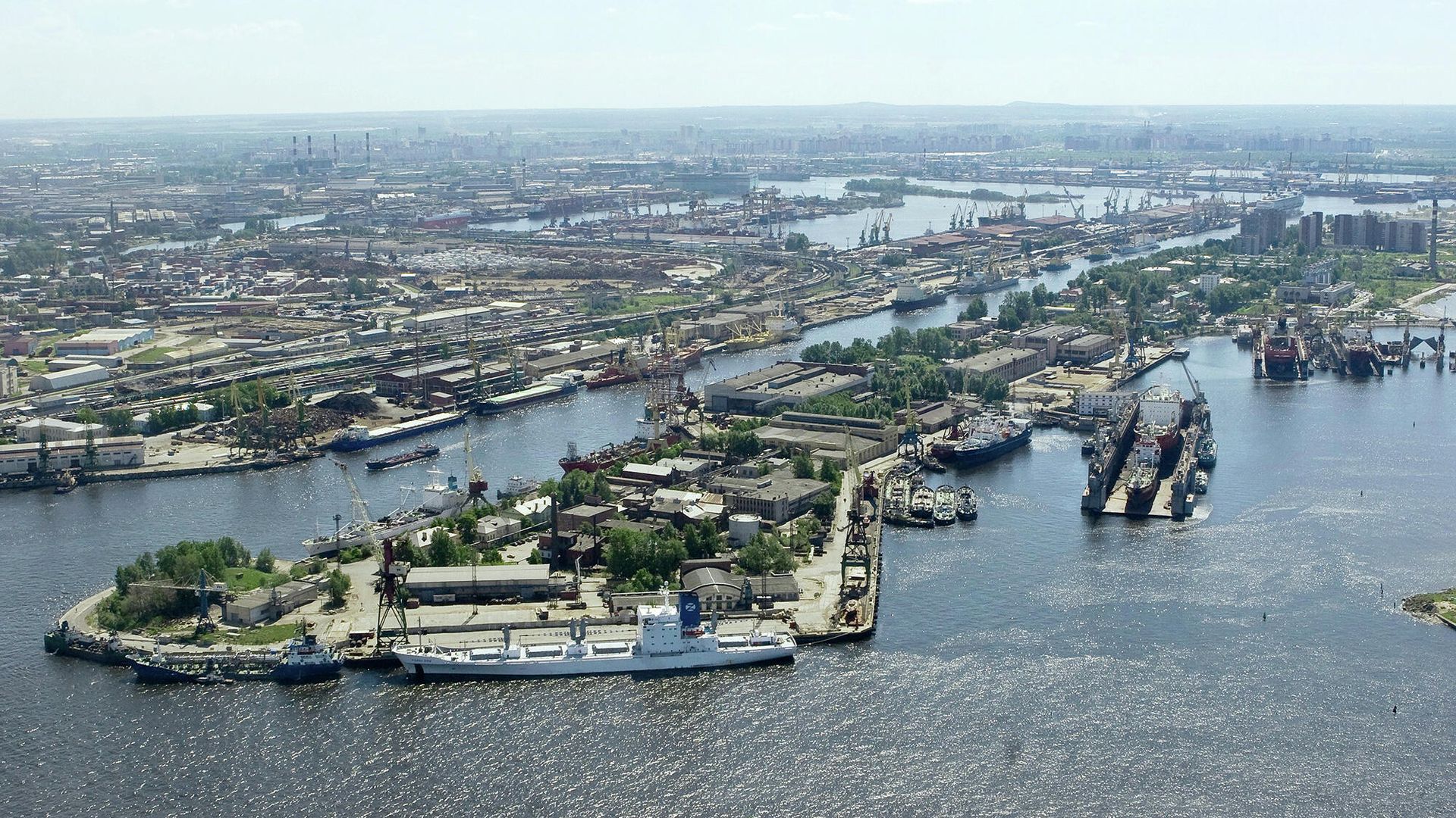 Вид на порт Санкт-Петербурга и Морской канал - РИА Новости, 1920, 21.04.2025