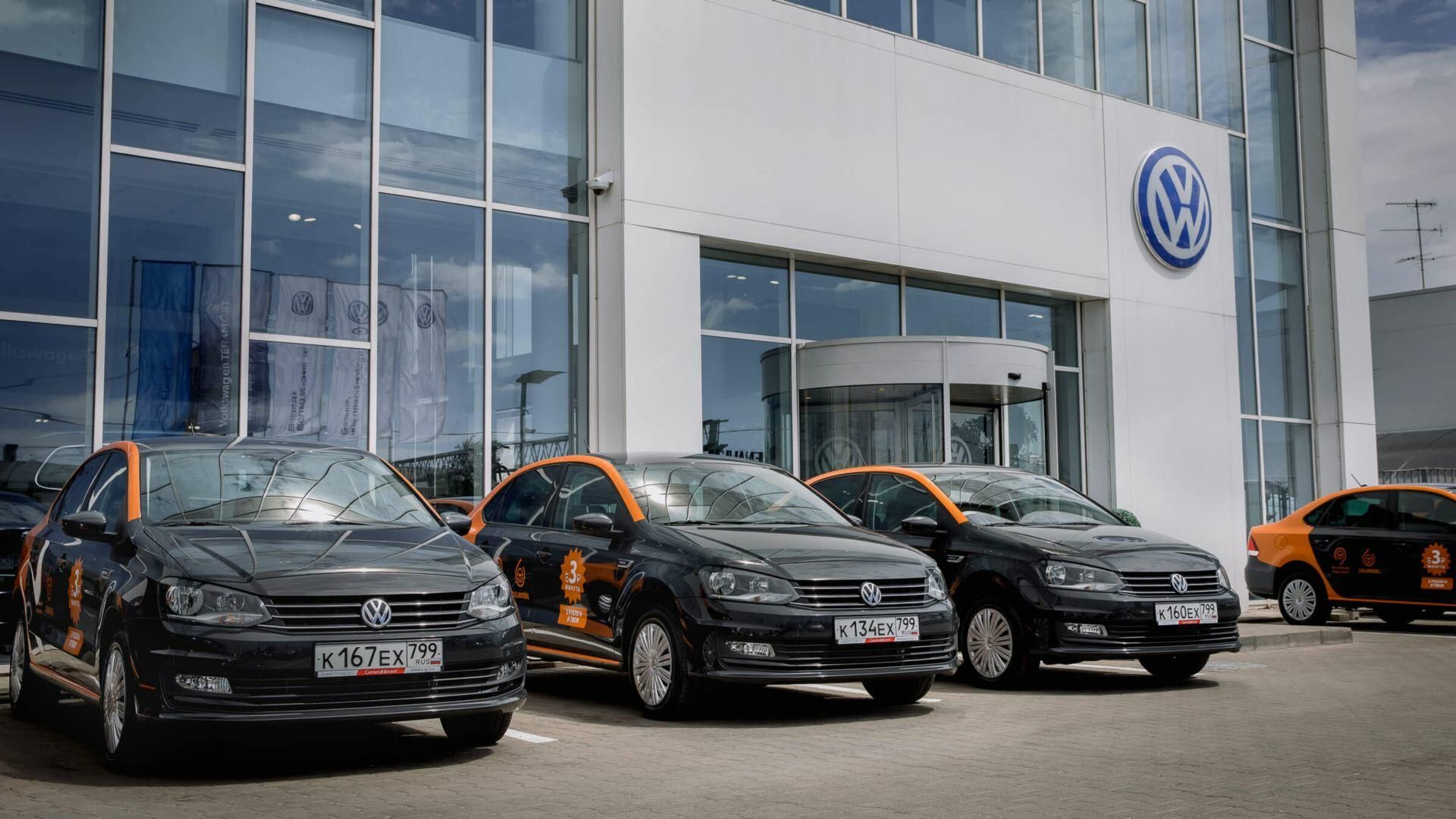 Каршеринговые машины Делимобиля марки Volkswagen - РИА Новости, 1920, 09.06.2022