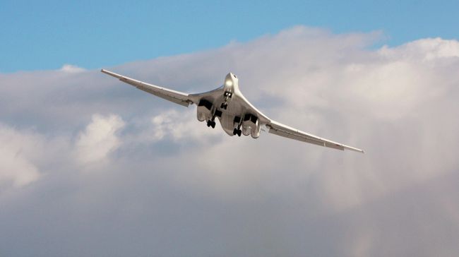 Первый модернизированный стратегический бомбардировщик Ту-160М