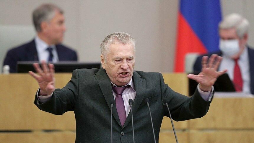 Руководитель фракции ЛДПР Владимир Жириновский выступает на пленарном заседании Государственной Думы РФ Руководитель фракции ЛДПР Владимир Жириновский выступает на пленарном заседании Государственной Думы РФ - РИА Новости, 1920, 16.04.2021
