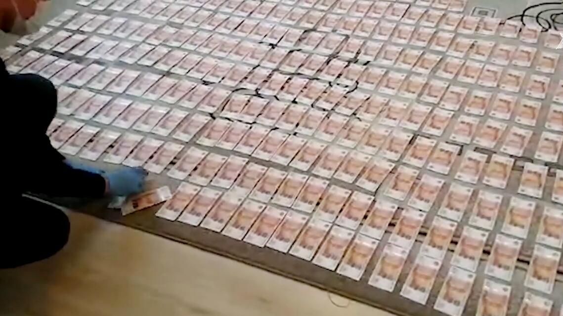 Денежные средства, изъятые у министра здравоохранения Республики Алтай Сергея Коваленко Денежные средства, изъятые у министра здравоохранения Республики Алтай Сергея Коваленко - РИА Новости, 1920, 11.03.2021