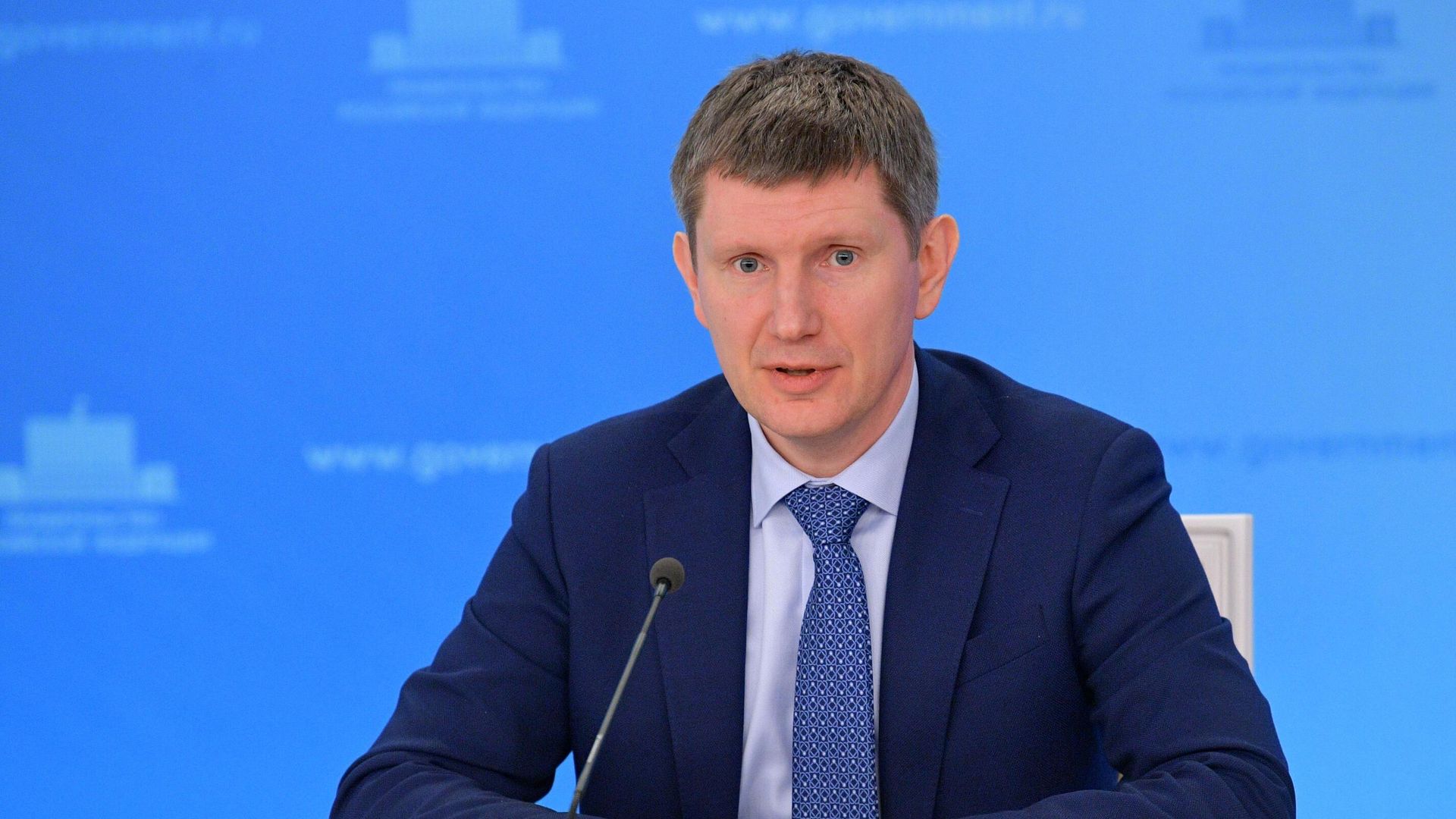 Министр экономического развития РФ Максим Решетников во время брифинга в Доме правительства РФ Министр экономического развития РФ Максим Решетников во время брифинга в Доме правительства РФ - РИА Новости, 1920, 11.03.2021